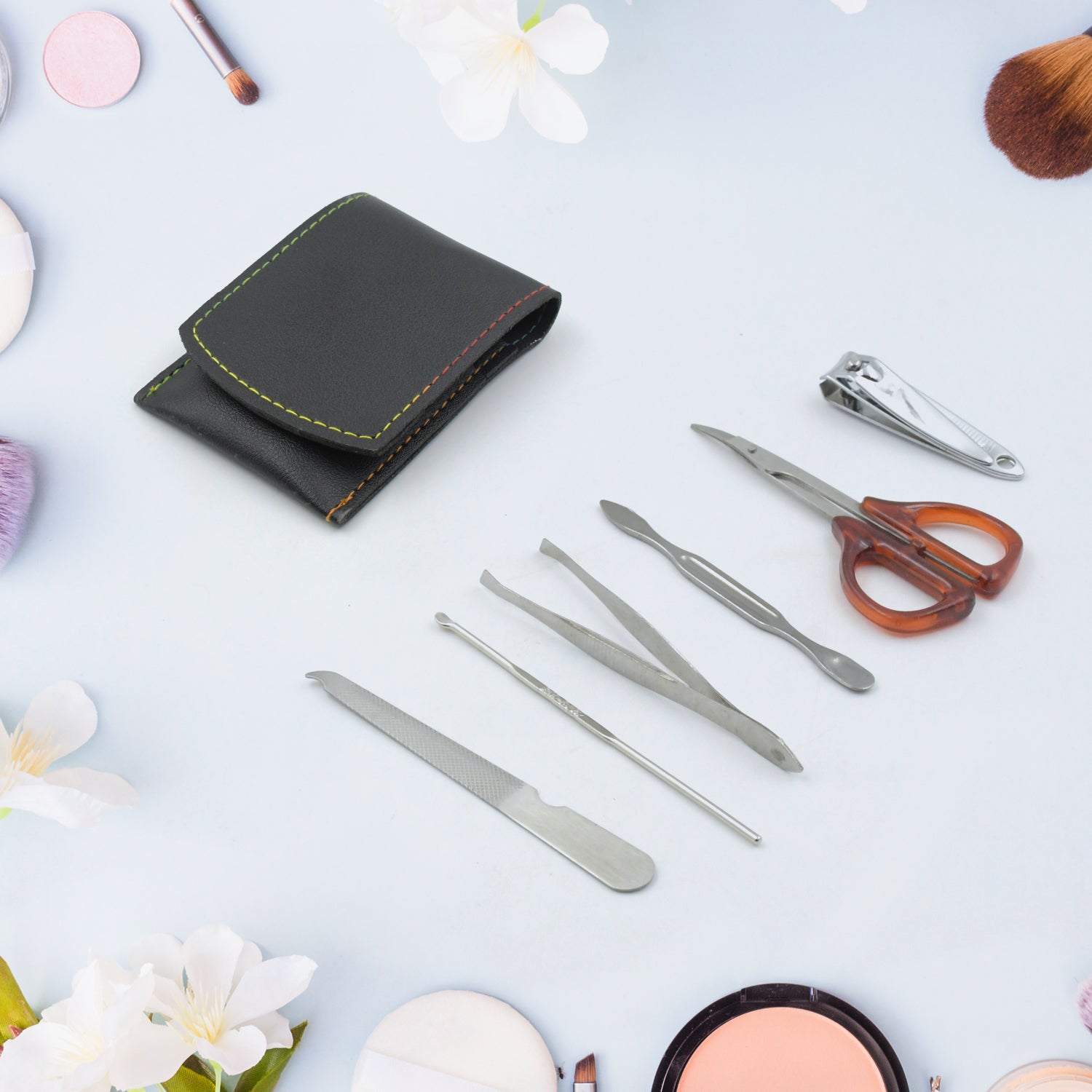 Lightweight nail clipper set with leather case