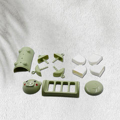 Popsicle mold set featuring pig shapes, suitable for homemade ice candy.