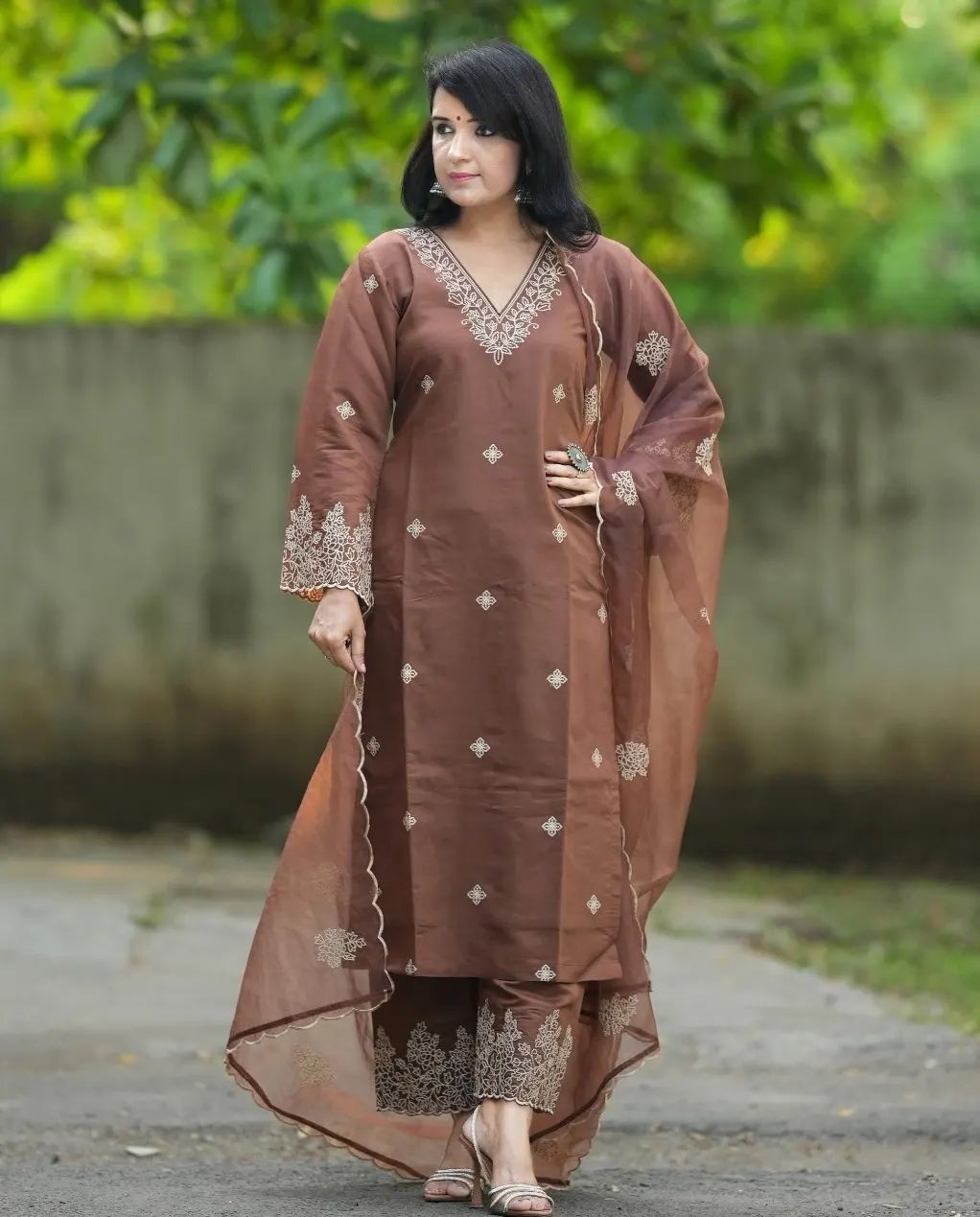 Women Embroidered Brown Kurti Set with Dupatta