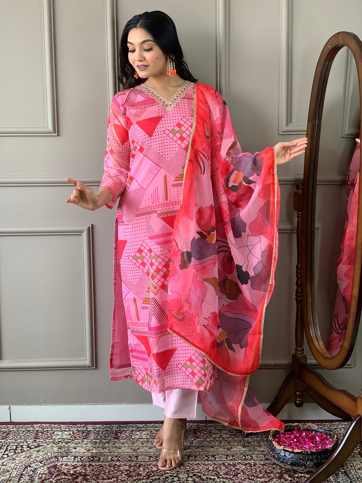 Women Pink Printed Kurti Set with Dupatta