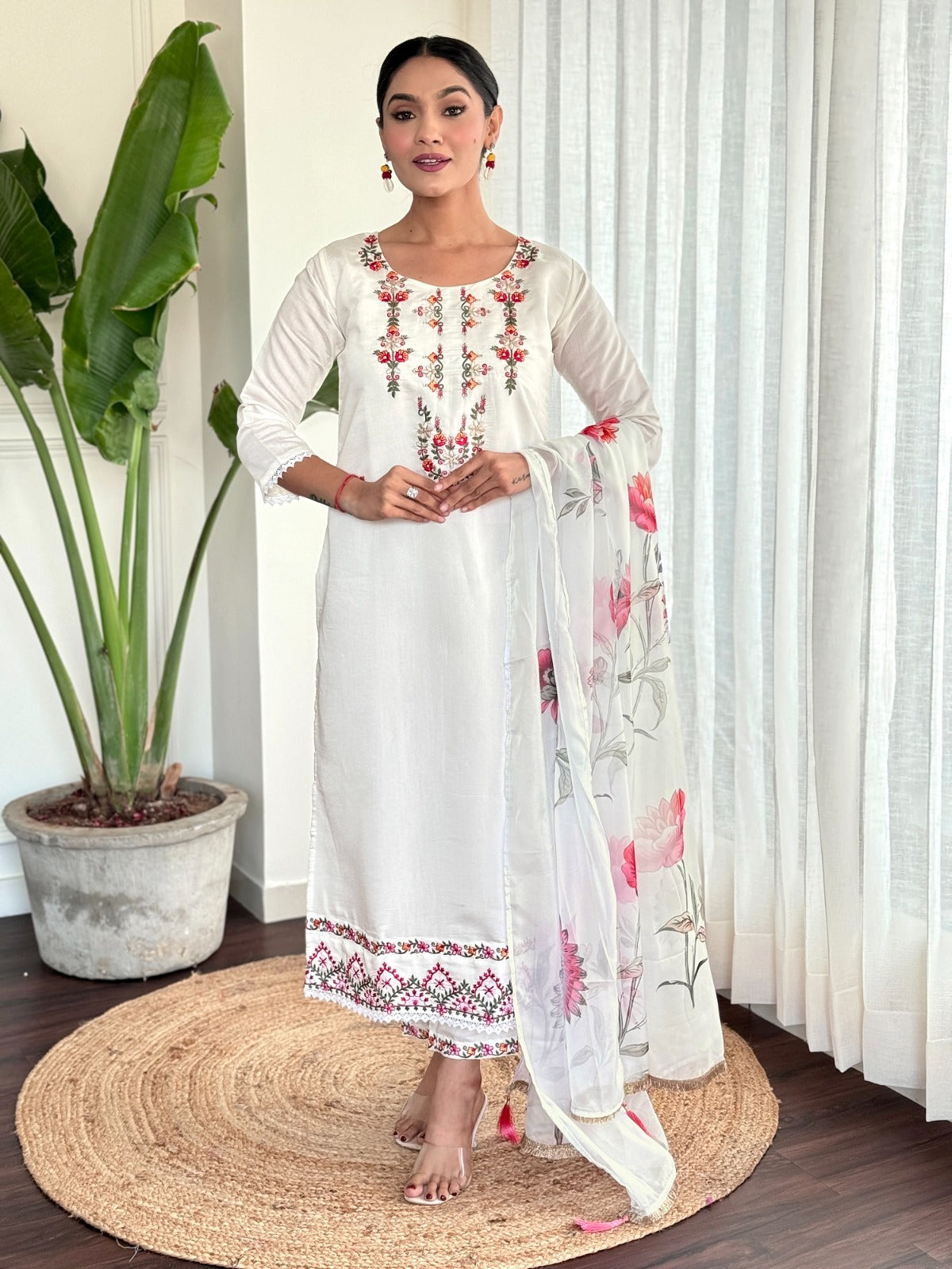 Radiant Off-White Embroidered Kurta Set – Elegance Redefined