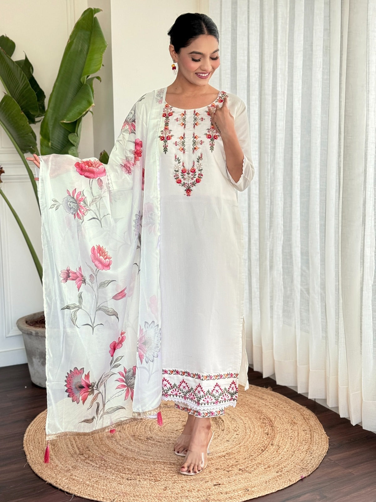 Radiant Off-White Embroidered Kurta Set – Elegance Redefined